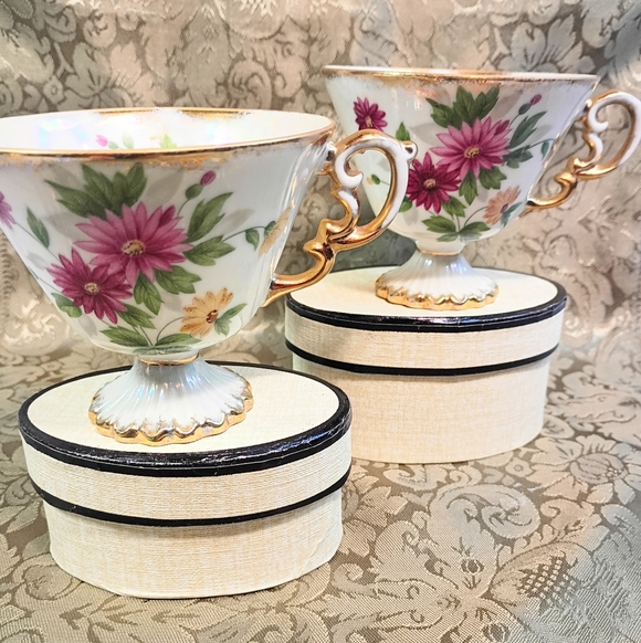 Ucagco Other - Ucagco Norleans Teacups "September Aster"